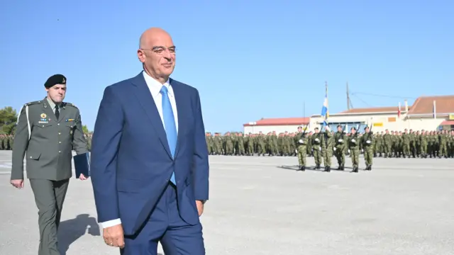 Δένδιας: Αλλαγές στη Στρατιωτική Θητεία – Εκπαίδευση, Εξοπλισμός και Εθελοντική Στράτευση των Γυναικών