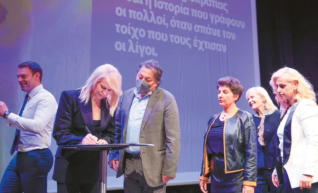Οι 23 βουλευτές που ετοιμάζονται για μεταγραφή: Ποιοι και με ποια κόμματα παζαρεύουν